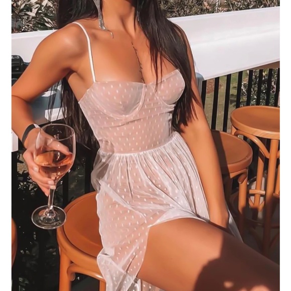 White fox Totally Bangin' Mesh Maxi Dress White - Picture 1 of 3